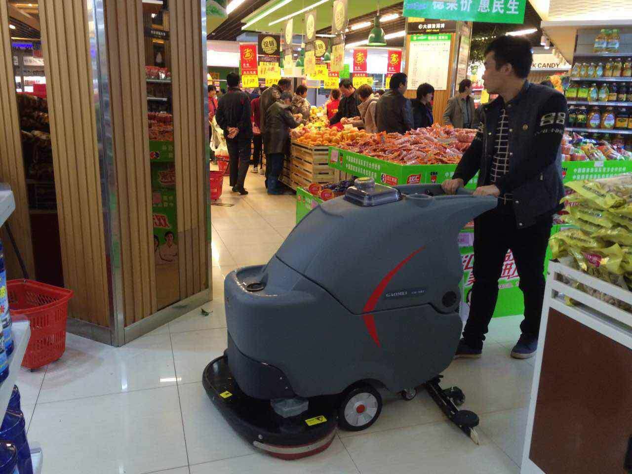 小型洗地機(jī)多少錢一臺(tái)