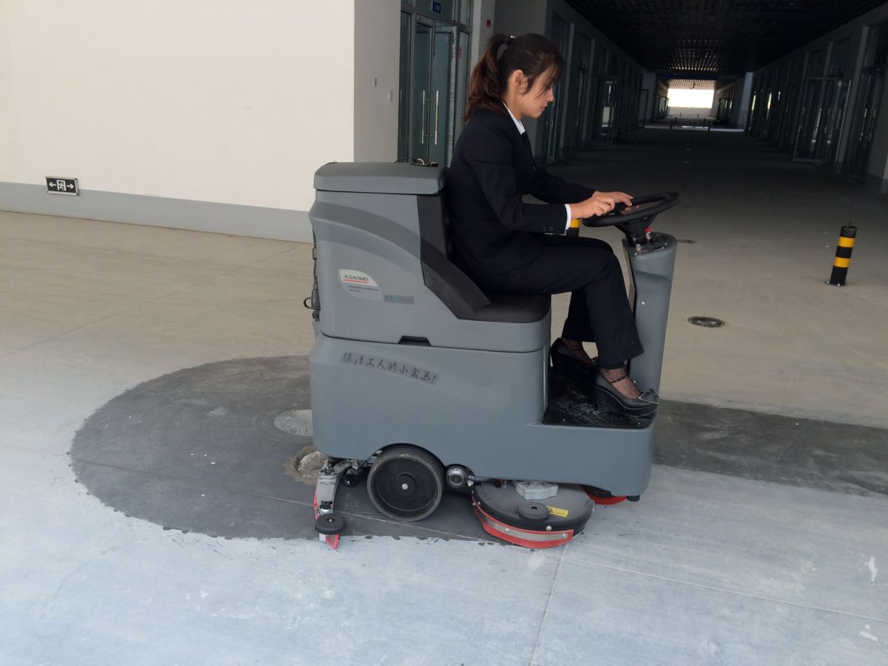 駕駛式洗地車的生產(chǎn)存在哪些問題？